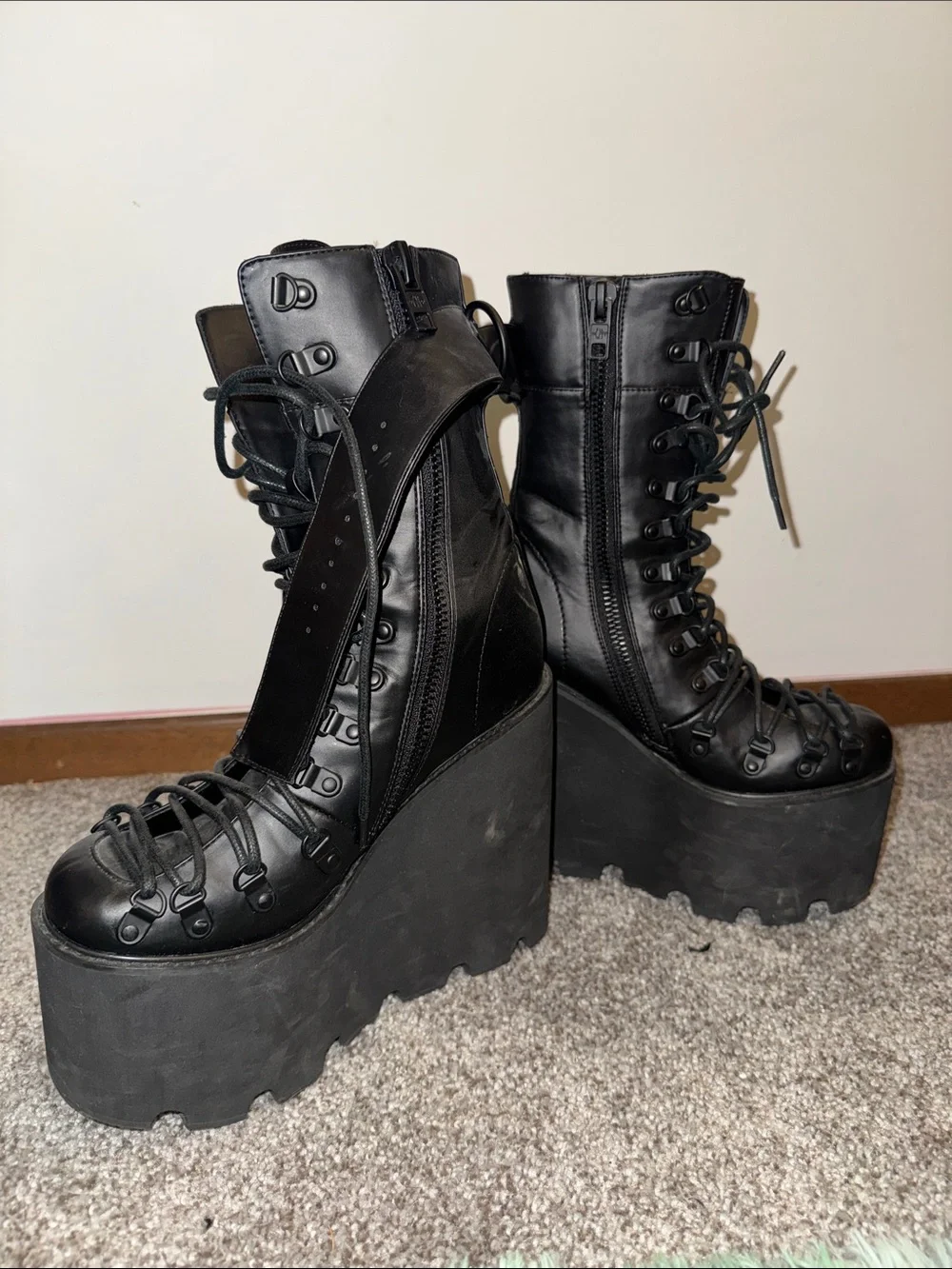 Club Exx edgy black